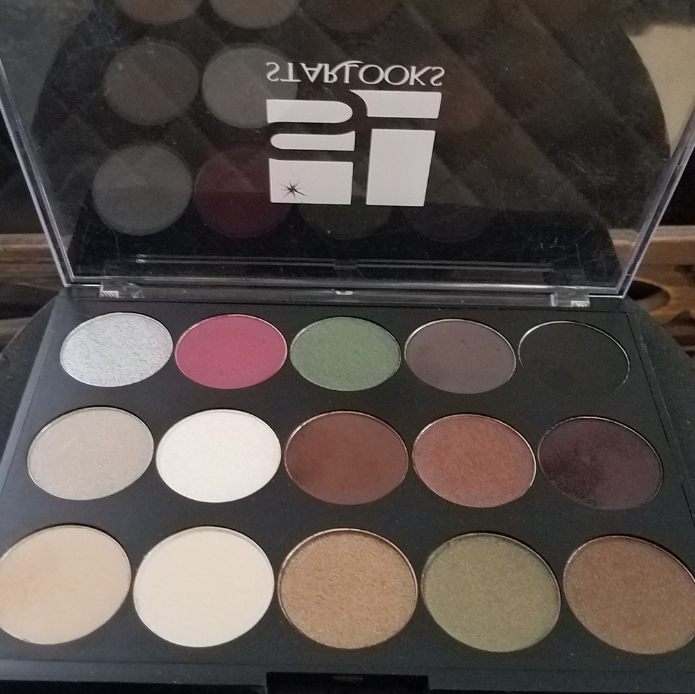 Starlooks Pro Eye shadow Palette
